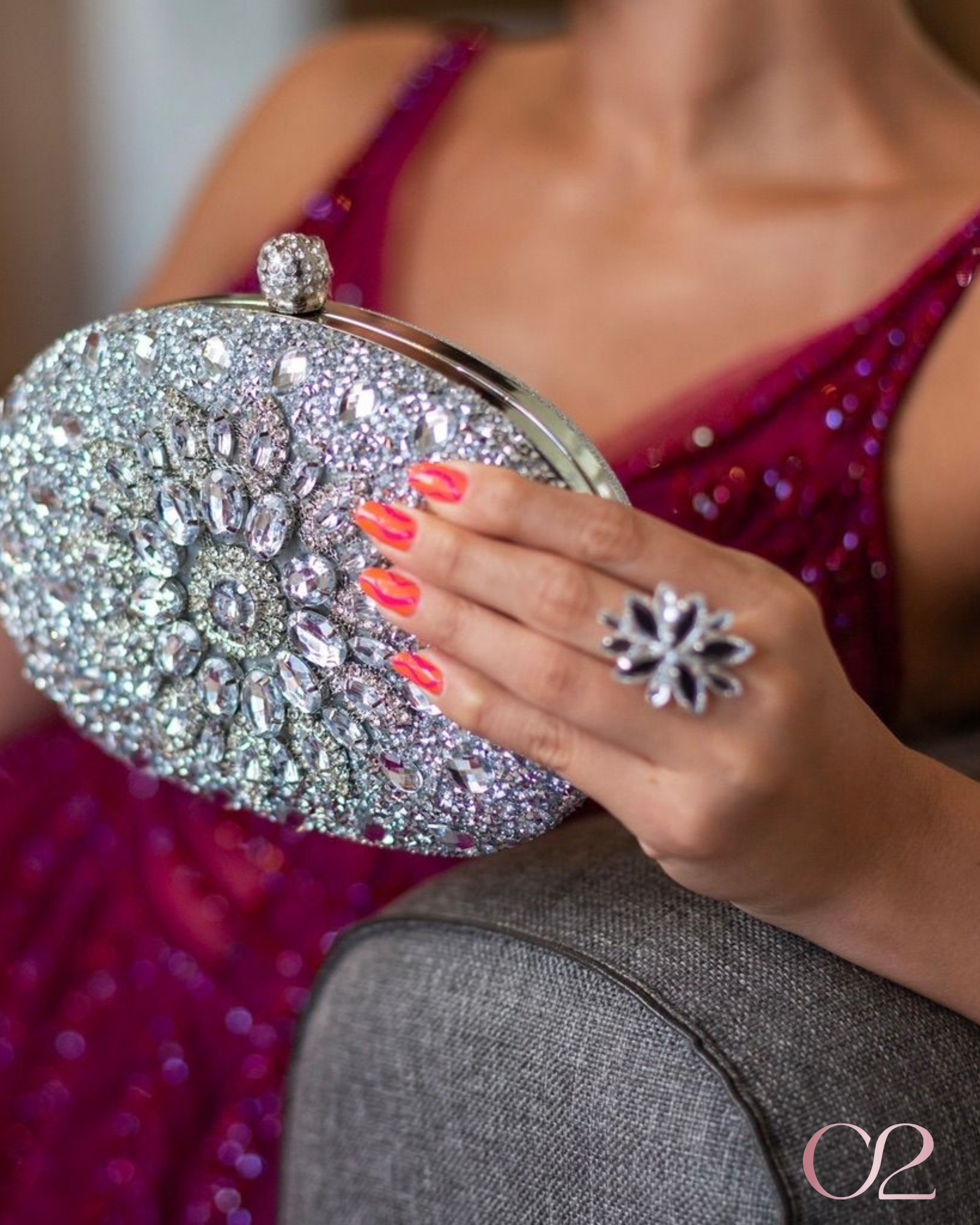 Clutch Prata com Aplicações